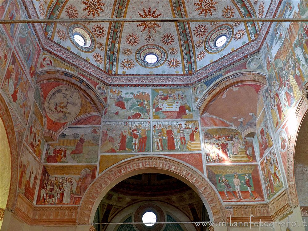 Castelleone (Cremona) - Affreschi sulla parete nord del corpo centrale della Chiesa di Santa Maria in Bressanoro